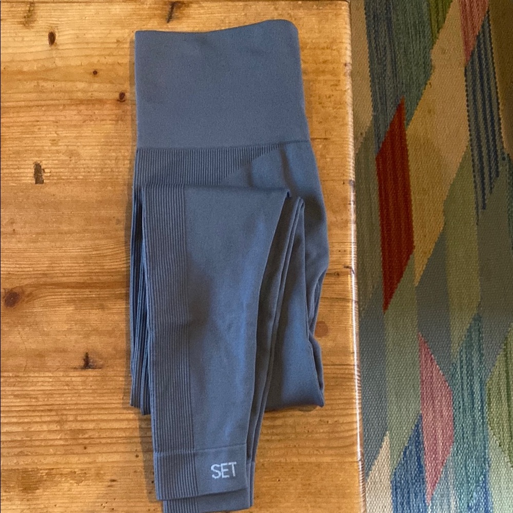 Women’s Set Active size S slate colored sculpt flex power leggings